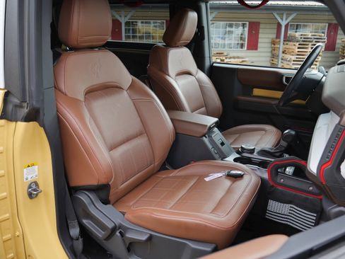 Certified 2024 Ford Bronco Heritage Edition image 33