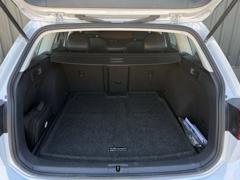 Used 2018 Volkswagen Golf SE FWD image 16