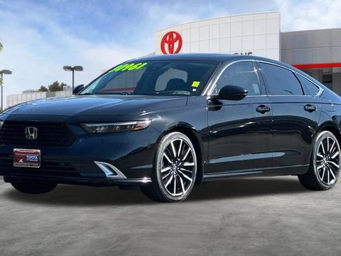 Used 2025 Honda Accord Touring image 9