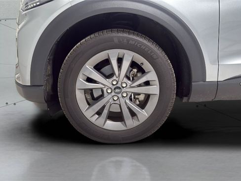 Used 2025 Ford Explorer Active w/ Active Comfort Package AWD/4WD image 27