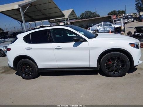 Used 2019 Alfa Romeo Stelvio Ti Sport w/ Quick Order Package 22S Sport AWD/4WD image 13