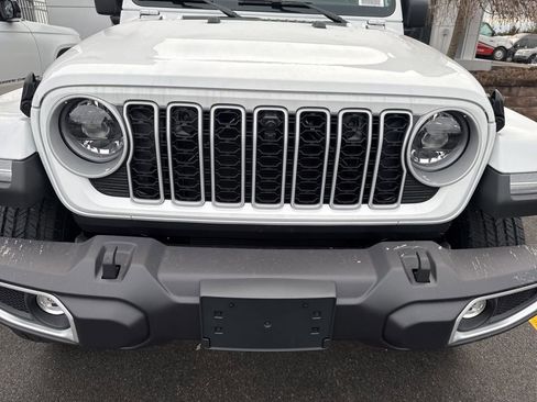 New 2026 Jeep Wrangler Unlimited Sahara AWD/4WD image 9