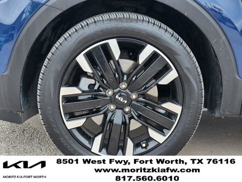 Used 2025 Kia Telluride SX FWD image 9