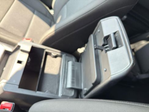 Used 2023 Ford Explorer XLT image 23