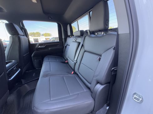 New 2026 GMC Sierra 2500 SLT w/ SLT Premium Package image 17