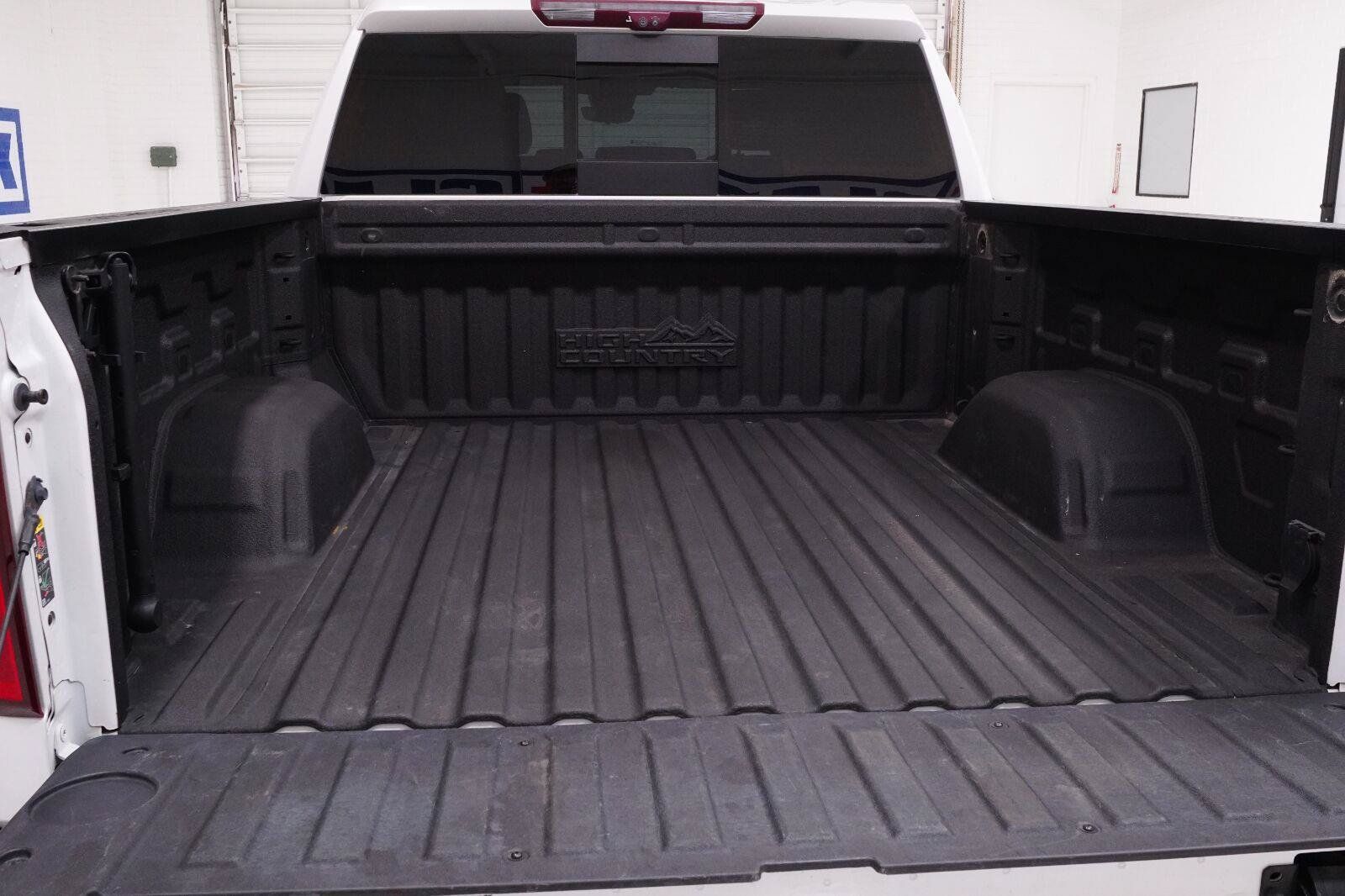 Used 2023 Chevrolet Silverado 1500 High Country w/ High Country Premium Package AWD/4WD image 37