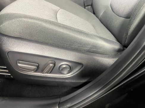 Used 2024 Toyota RAV4 XLE image 27