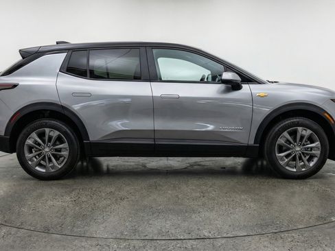 Used 2025 Chevrolet Equinox LT image 11