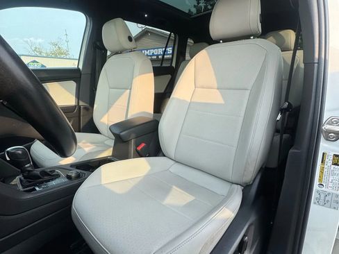 Used 2019 Volkswagen Tiguan SEL Premium R-Line image 10