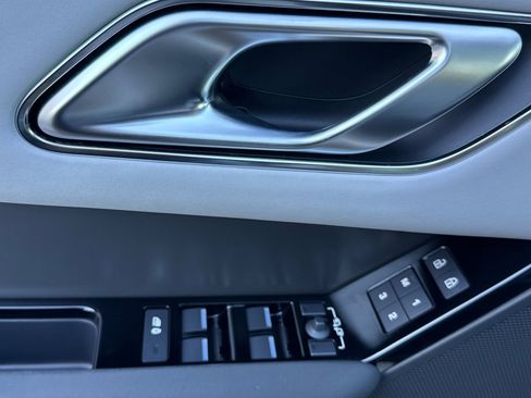Certified 2025 Land Rover Range Rover Velar Dynamic SE image 10