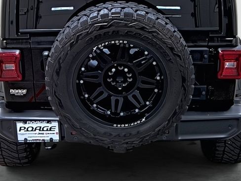 Used 2019 Jeep Wrangler Unlimited Sahara w/ Quick Order Package 24M Moab AWD/4WD image 11