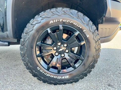 Used 2018 Chevrolet Colorado ZR2 w/ ZR2 Midnight Special Edition AWD/4WD image 31