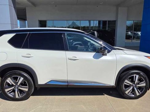 Used 2023 Nissan Rogue SL image 6