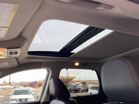 Used 2024 Nissan Pathfinder Platinum w/ Cargo Package image 12