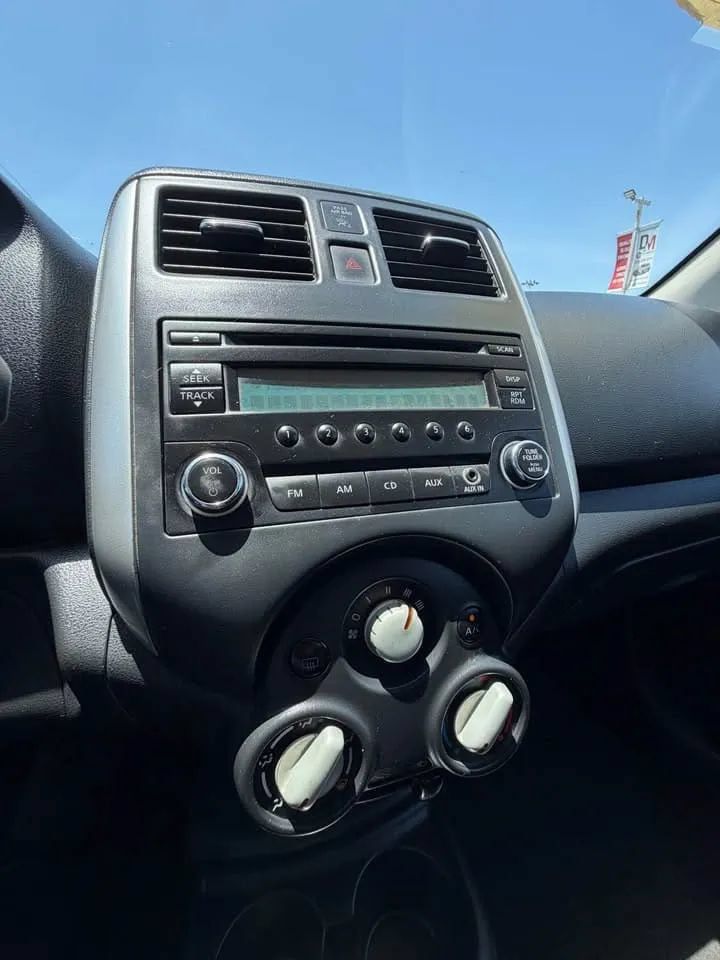 Used 2014 Nissan Versa SV w/ Convenience Package FWD image 8