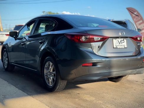 Used 2017 MAZDA MAZDA3 Sport FWD image 4
