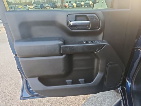 Used 2019 Chevrolet Silverado 1500 Custom Trail Boss w/ Custom Convenience Package image 17