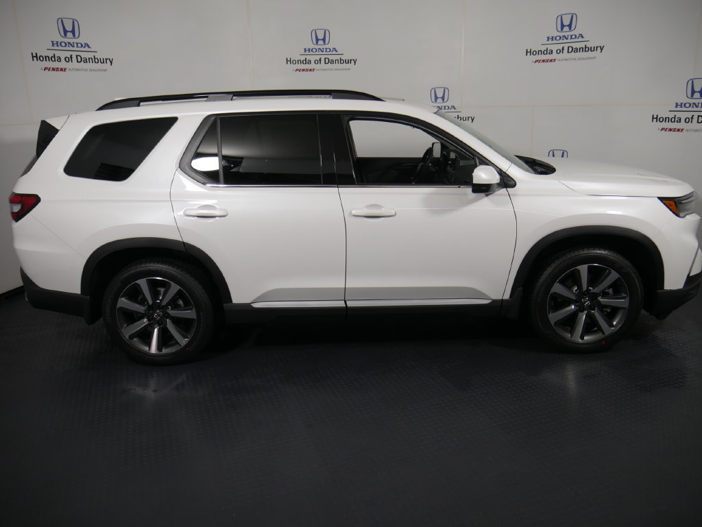 New 2026 Honda Pilot Touring image 4