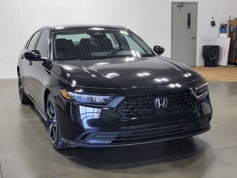Used 2024 Honda Accord Sport image 4