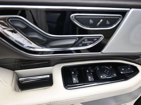 Used 2024 Lincoln Navigator Black Label AWD/4WD image 11