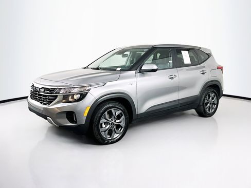 Used 2026 Kia Seltos LX FWD image 3