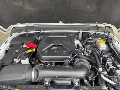 Used 2025 Jeep Wrangler Unlimited Sport AWD/4WD image 31