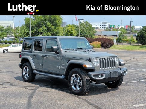 Used 2019 Jeep Wrangler Unlimited Sahara w/ Cold Weather Group AWD/4WD image 1