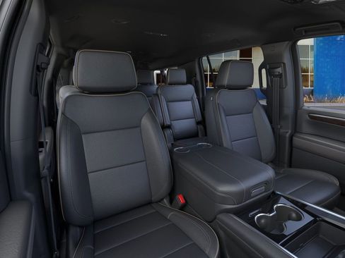 New 2026 Chevrolet Suburban Premier image 18