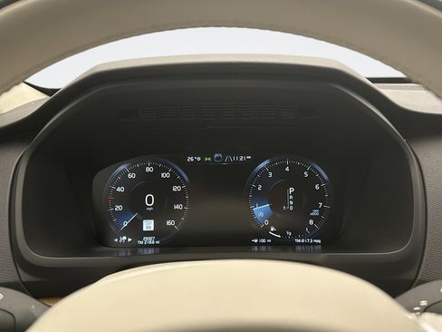 Used 2022 Volvo XC90 T6 Momentum w/ Advanced Package image 9