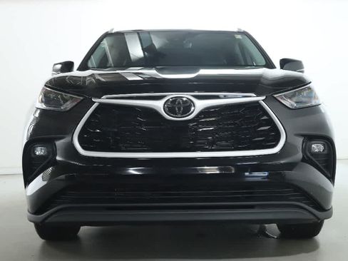 Used 2026 Toyota Highlander XLE AWD/4WD image 8