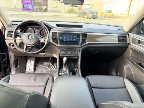 Used 2020 Volkswagen Atlas SE w/ Panoramic Sunroof Package FWD image 23