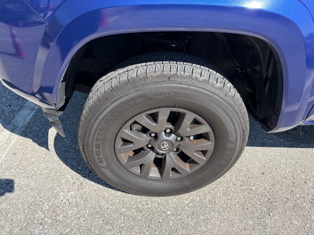 Used 2023 Toyota Tacoma SR5 w/ SR5 Appearance Package RWD image 4