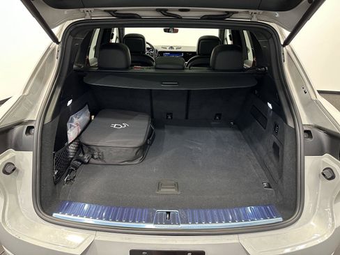 Certified 2025 Porsche Cayenne Turbo AWD/4WD image 39