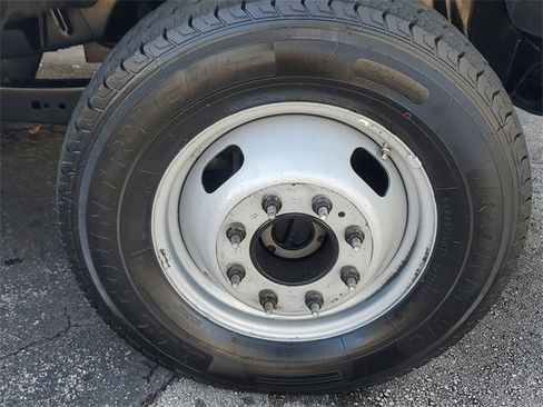 Used 2024 Ford F350 XLT image 8