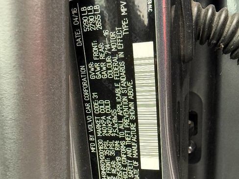 Used 2017 Volvo XC60 T6 Dynamic w/ Climate Package image 22