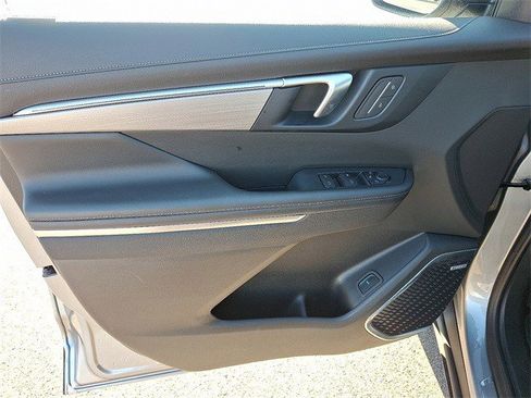 Certified 2025 Buick Enclave Preferred image 9