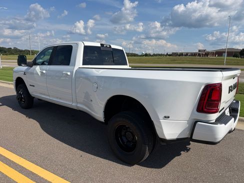 New 2026 RAM 3500 Laramie w/ Night Edition AWD/4WD image 11
