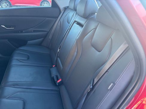 Used 2025 Hyundai Elantra Limited image 37