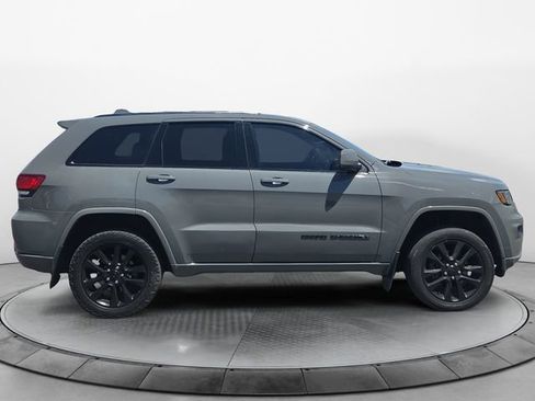 Used 2020 Jeep Grand Cherokee Altitude image 6