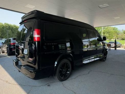 Used 2020 GMC Savana 2500 Extended w/ Enhanced Convenience Package RWD image 8