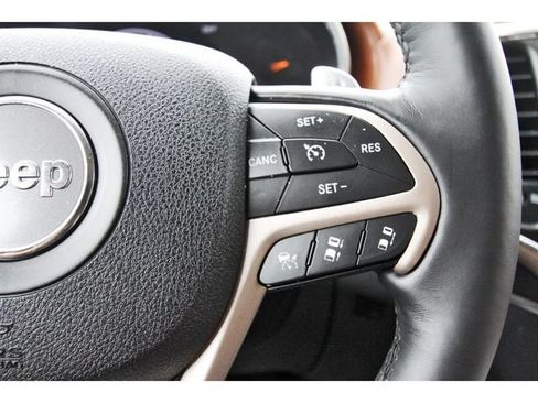 Used 2015 Jeep Grand Cherokee Summit w/ Platinum Series Group AWD/4WD image 18