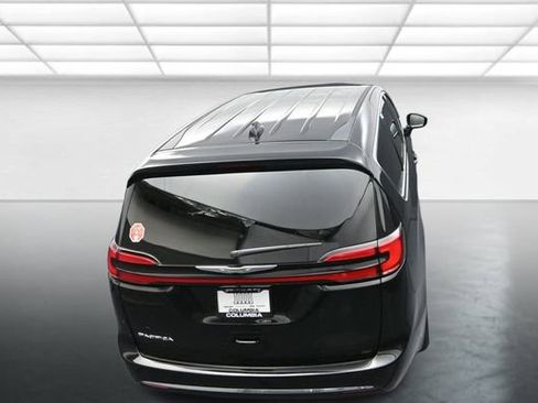New 2026 Chrysler Pacifica Select image 15