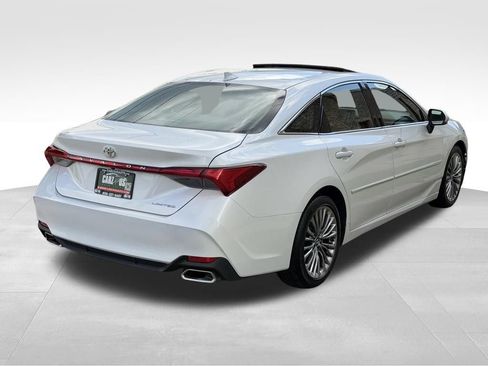 Used 2019 Toyota Avalon Limited w/ All Weather Liner Package FWD image 5