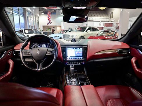 Used 2022 Maserati Levante Modena image 31