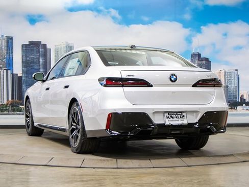 Used 2025 BMW 740i xDrive 740i xDrive w/ Premium Package image 9