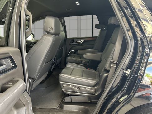 Used 2025 GMC Yukon Denali AWD/4WD image 10