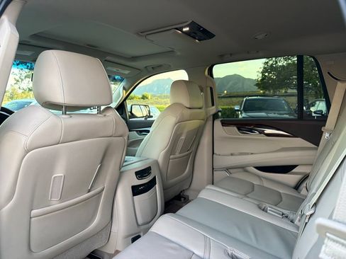 Used 2015 Cadillac Escalade Premium AWD/4WD image 21