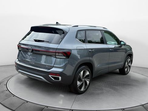 New 2026 Volkswagen Taos SE AWD/4WD image 7