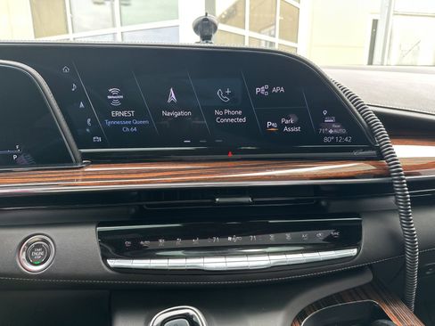 Used 2023 Cadillac Escalade Premium Luxury image 9