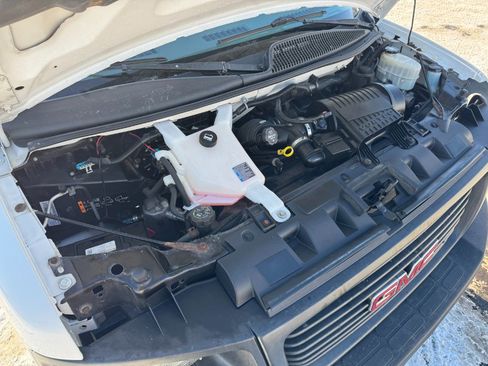 Used 2016 GMC Savana 3500 image 22